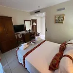 Отель Savoia 3*