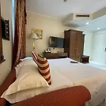 Savoia 3* Турин