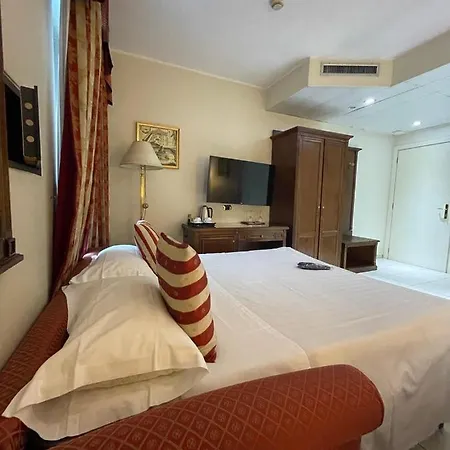 Savoia 3* تورينو