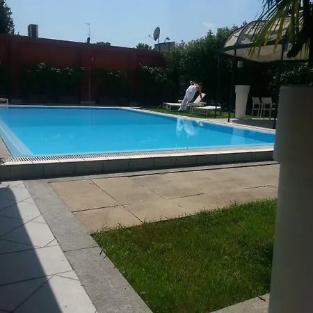 萨沃意亚别墅酒店 酒店 3*