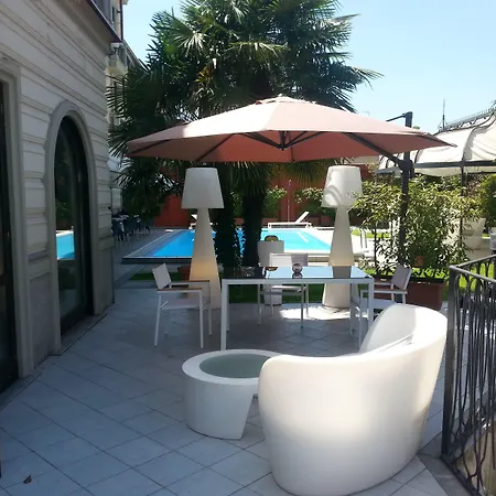 萨沃意亚别墅酒店 酒店 3*