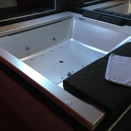 萨沃意亚别墅酒店 3*